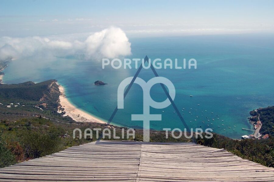 Lisbon Getaway: Private Arrábida Wine & Food Tour - Azeitão and azulejos tile-making: the craft stop that wins fans