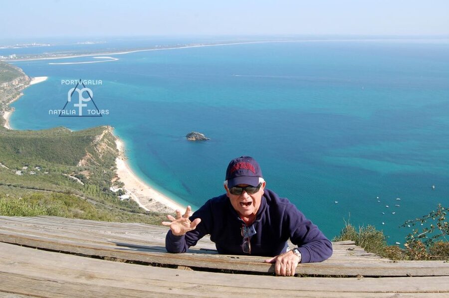 Lisbon Getaway: Private Arrábida Wine & Food Tour - Castelo de Sesimbra and the old-town walk: a final dose of coastal Portugal