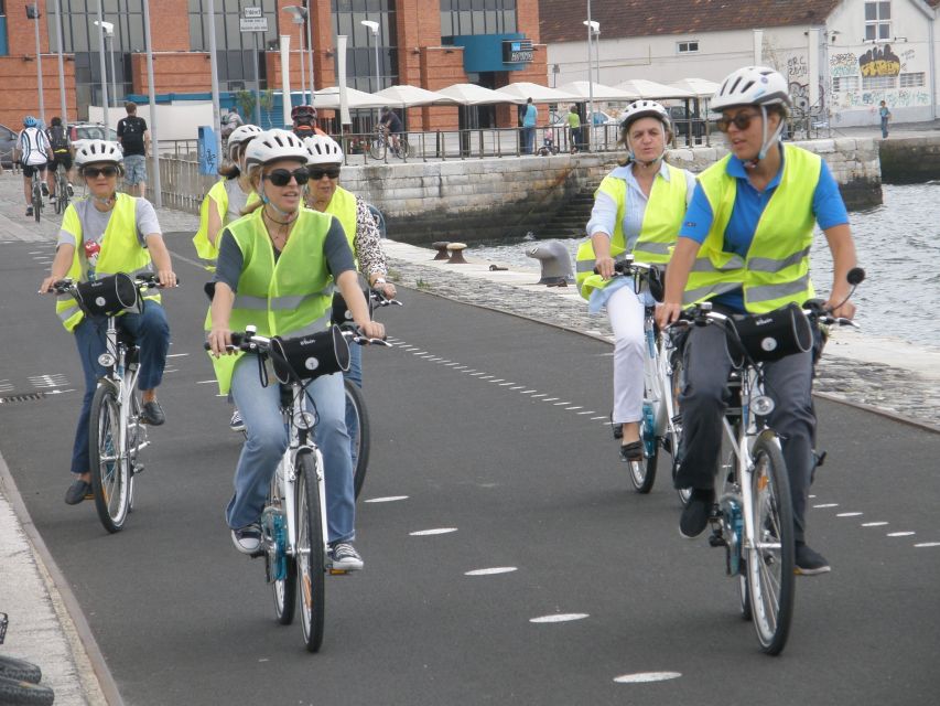 Lisbon: Go Tejo 3-Hour Electric Bike Tour - From R. Jardim do Tabaco 2 to Praça do Comércio: getting oriented by bike