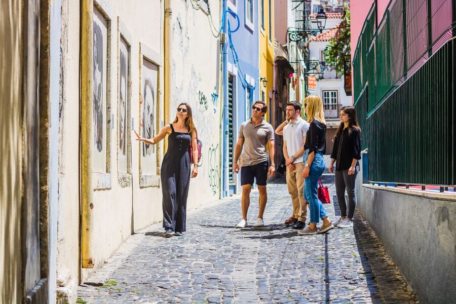 Lisbon: Guided Food and Wine Tasting Tour - Baixa de Lisboa guided walk: stories that make the streets readable