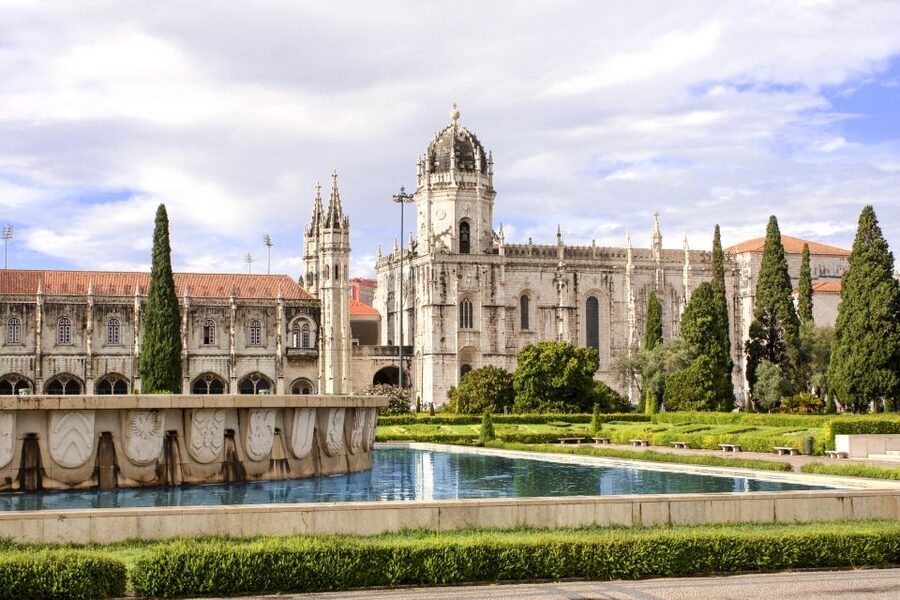 Lisbon: Guided Tour of Historic Belém by Electric Bike - Torre Belém area and Jerónimos Monastery: the UNESCO core