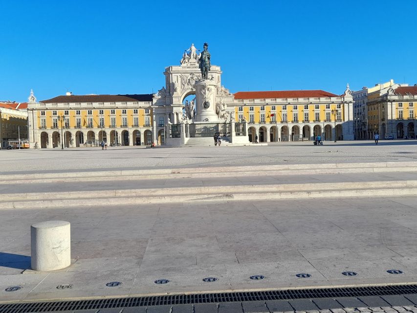 Lisbon: half day guided sightseeing tour by tuk tuk - São Vicente de Fora and the Slow Walk Past a Monastery