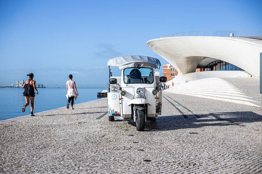 Lisbon: Half-Day Private Guided Tuk-Tuk Tour - Lisbon in an electric tuk-tuk: the ride, the views, the bumpy truth