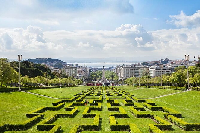 Lisbon Half day tour by Private Car - Lisbon Cathedral and the Oldest Church Layers Near the River of Time