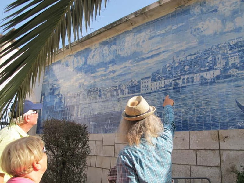 Lisbon: Highlights and Hidden Gems Tour - Start in Graça: church, old worker housing, and São Vicente’s royal burials