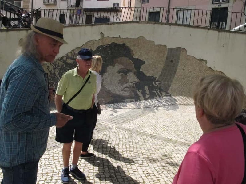Lisbon: Highlights and Hidden Gems Tour - Should you book this Lisbon Highlights and Hidden Corners tour?