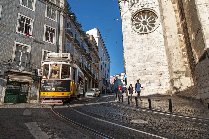 Lisbon Highlights - Private Tour with Van and Local Guide - Igreja de São Roque: When You Want the Art and Gold Details