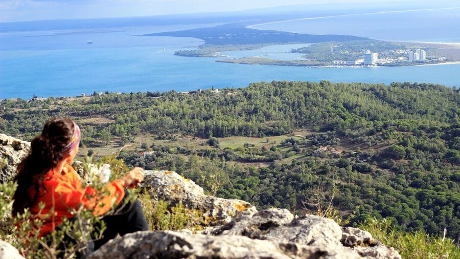 Lisbon: Hiking in Arrábida Natural Park - History and Geology: How Guides Turn Plants and Stone Into Stories