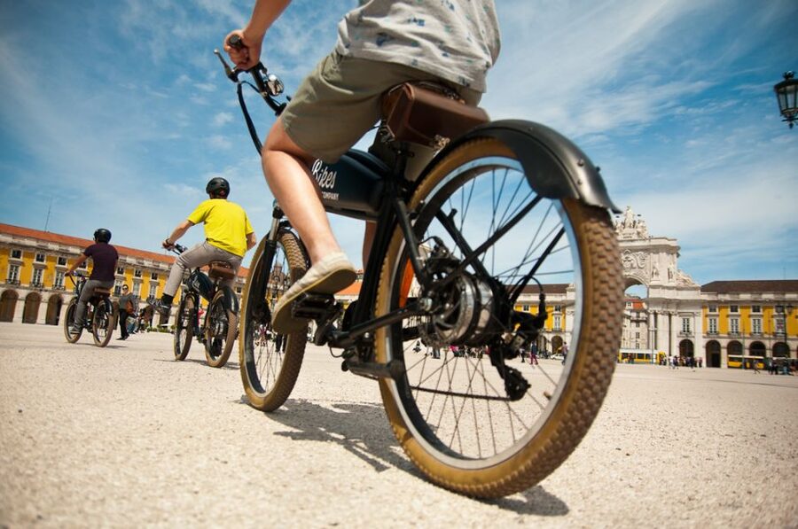 Lisbon: Hills, Alfama, and Mouraria Tour by Electric Bike - Miradouro da Senhora do Monte: The 360-Degree View Moment