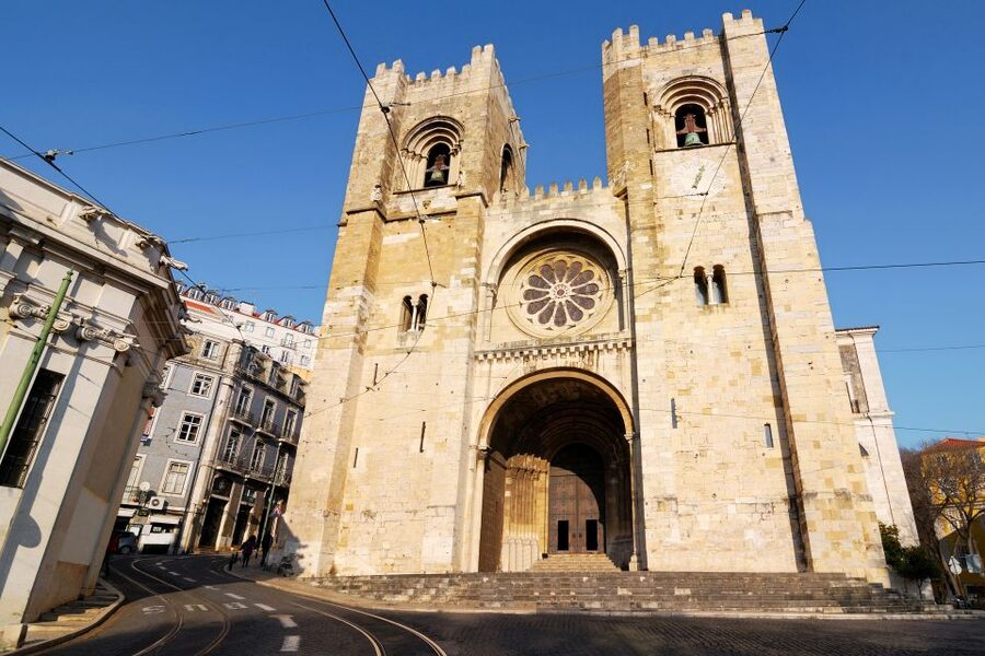 Lisbon: Hills Red Tram Tour by Tram 28 Route 24-Hour Ticket - Key things to know before you go