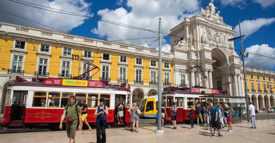 Lisbon: Hills Red Tram Tour by Tram 28 Route 24-Hour Ticket - The ride itself: how the tram handles Lisbon hills