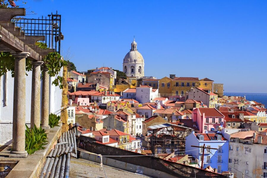 Lisbon: Hills Red Tram Tour by Tram 28 Route 24-Hour Ticket - The audio guide in 12 languages: helpful, not interactive