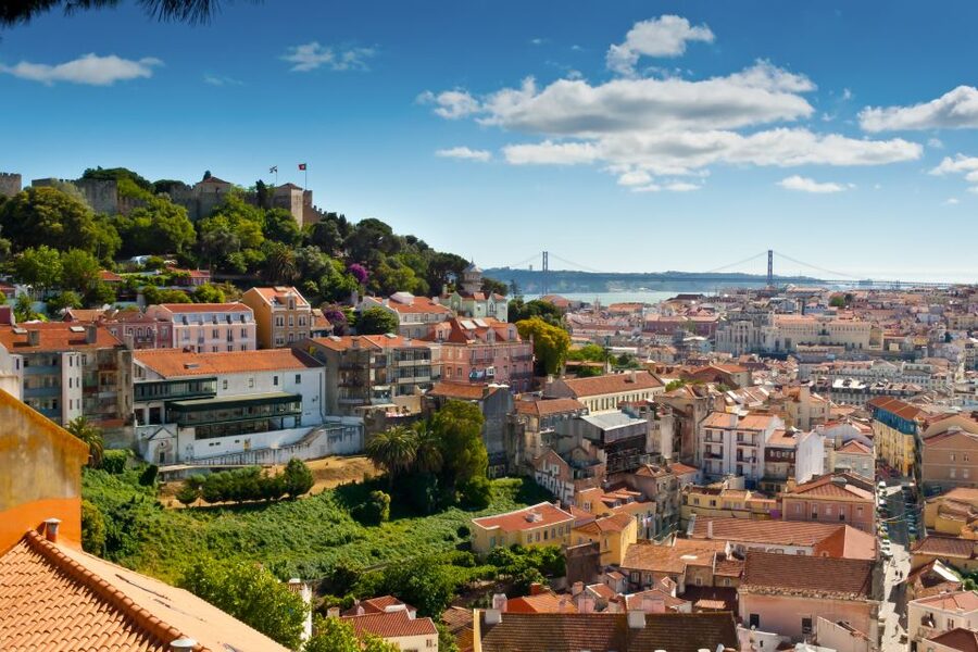 Lisbon: Hills Red Tram Tour by Tram 28 Route 24-Hour Ticket - Practical tips that make the boarding smoother