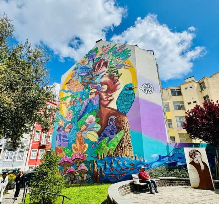 Lisbon: Historical Old Town Tour by Tuk Tuk. - Guides and Photo Help, What Makes It Feel Personal