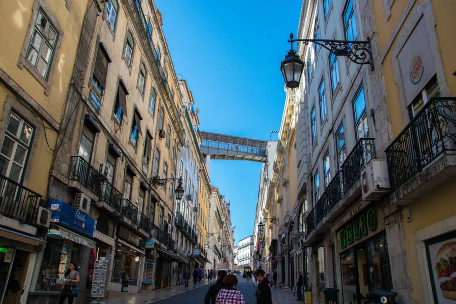 Lisbon: Historical Tour on a Tukxi - Who should book this Lisbon tuk-tuk tour?