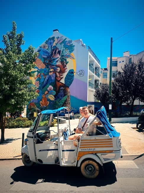 Lisbon: Historical Tour on a Tukxi - Pickup in Lisbon: why you should plan for a meeting point