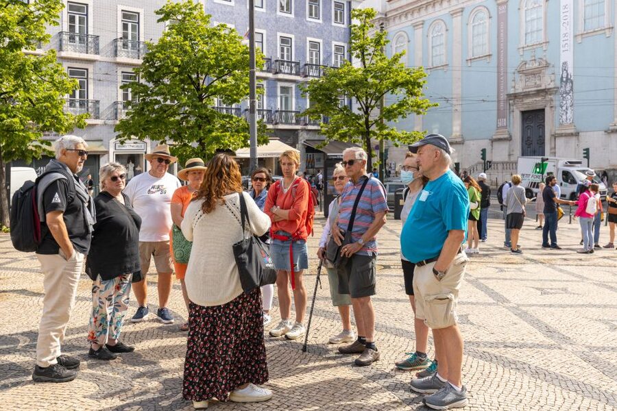 Lisbon: History, Stories and Lifestyle Walking Tour - San Roque Church: an austere façade, then art overload