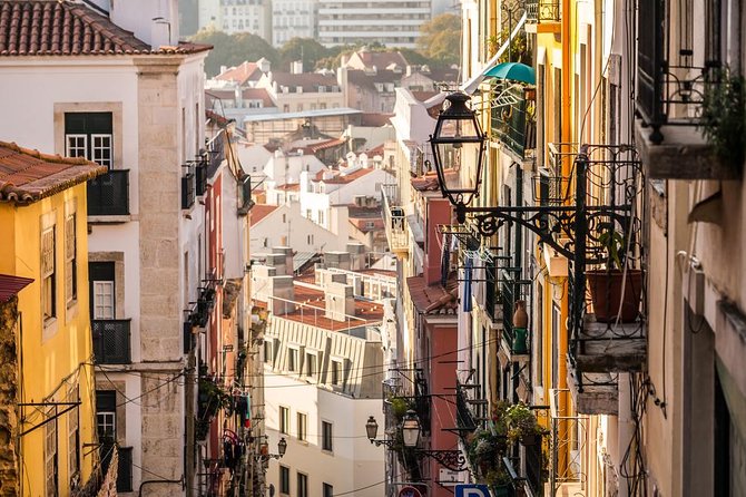 Lisbon Hop-On Hop-Off Tour: 48-Hour in Belém & Modern Lisbon - How to find stops and avoid the common “we missed it” moments
