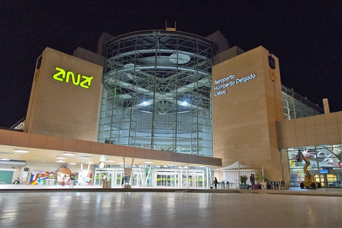 Lisbon Hotel to Airport Premium transfer - The pickup window: up to 15 minutes waiting time