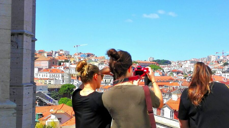 Lisbon: Layover Tour with Airport Pickup and Drop-Off - Santa Justa Elevator Area and Viewpoints, Plus Photo-Friendly Breaks