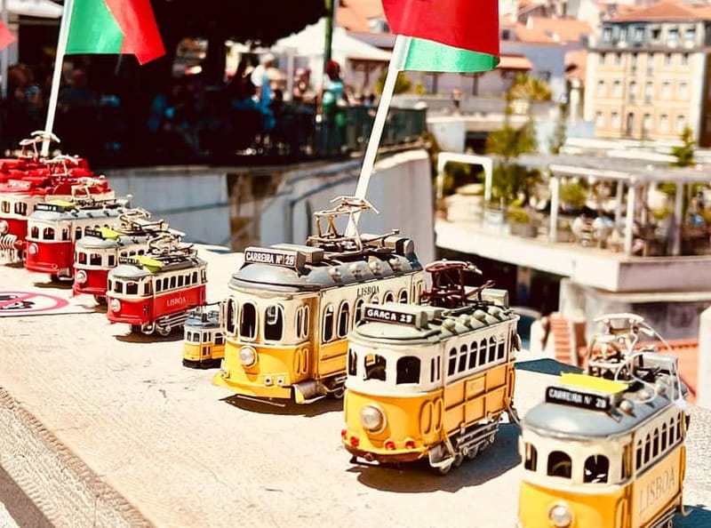 Lisbon: LISBON STORY TOUR BY TUK TUK - Lisbon District, Lisbon Cathedral: the easy start that sets the tone