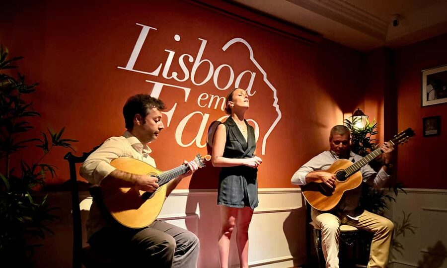 Lisbon: Live Fado Show with Port Wine in Historic Center - Key things that make this Fado show worth your hour