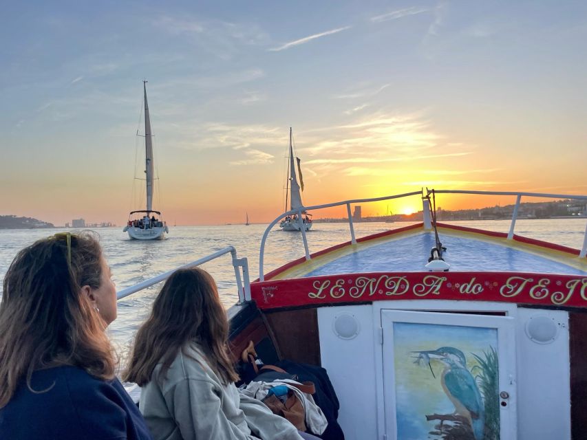 Lisbon: Live Guided Traditional Boat Sightseeing Cruise Tour - Weather, Comfort, and How to Dress for a Windy River