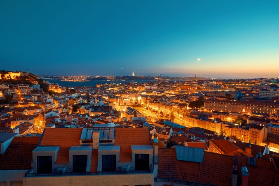 Lisbon: Luxury Fado Tour with Dinner included - Private luxury night drive: seeing Lisbon without the headache