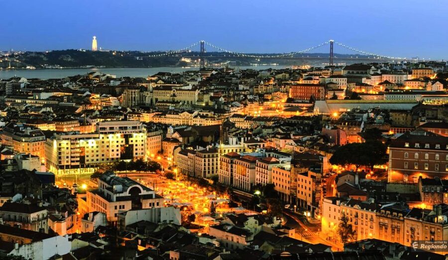 Lisbon: Luxury Fado Tour with Dinner included - The illuminated route: Alfama, Sé, and the National Pantheon