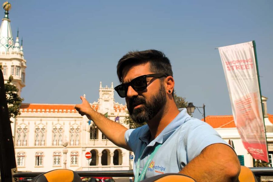 Lisbon: MiniBus Sintra, Pena, Regaleira, Cap Roca Tour - Guides and languages: how to get more out of every stop