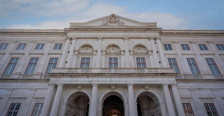 Lisbon: National Palace of Ajuda E-Ticket & City Audio Guide - Entering the palace: plan for lines, then use your time well