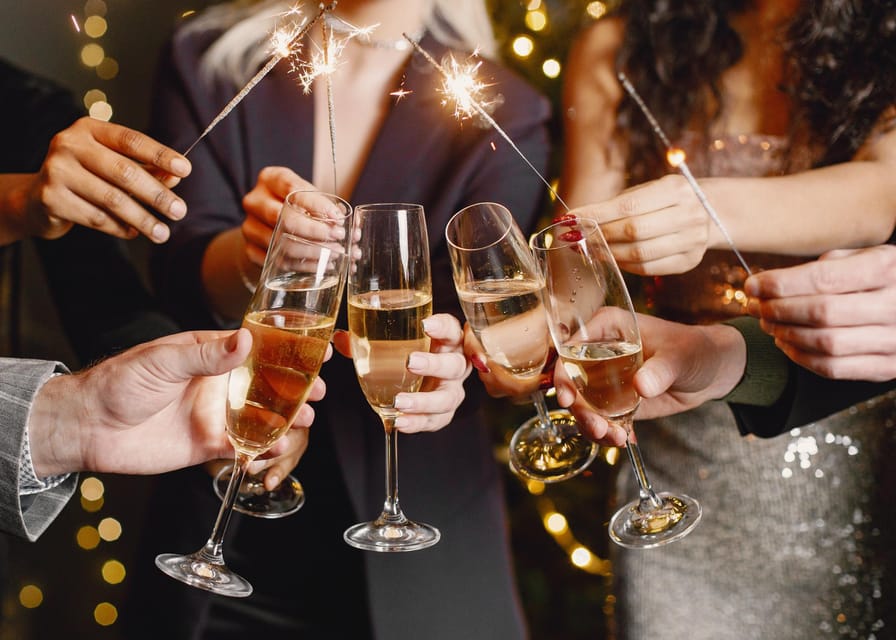 Lisbon: New Year's Cruise with DJ, Open Bar, Snacks and Wine - The Dom João Experience, from Boarding to Midnight