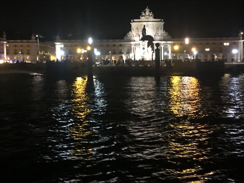 Lisbon: New Year's Eve Fireworks Sail Boat Tour - Timing in Lisbon: 11 PM to the midnight fireworks, smoothly