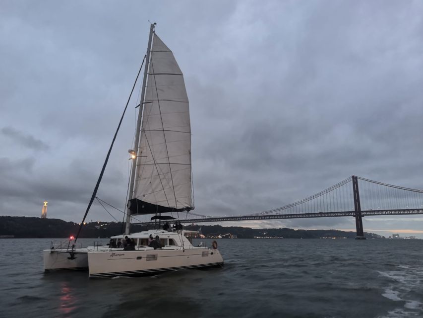 Lisbon: New Year's Eve Tagus River Cruise with Open Bar - Key highlights to know before you go