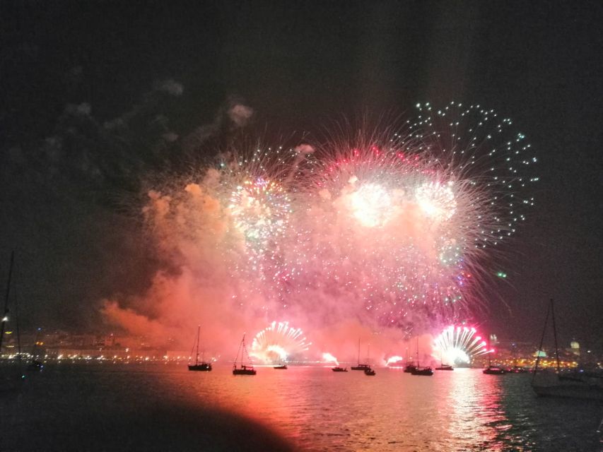 Lisbon: New Year's Eve Tagus River Cruise with Open Bar - Why a Tagus River midnight cruise feels different than staying ashore