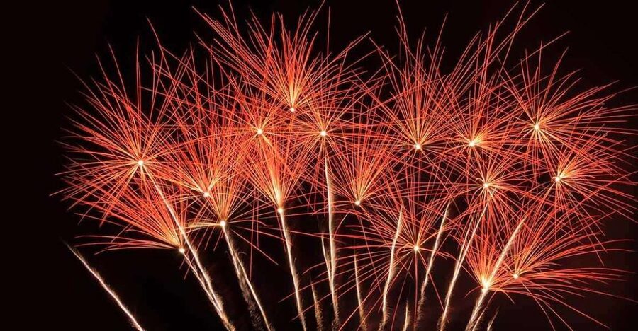Lisbon: New Year's Eve Tagus River Cruise with Open Bar - Commerce Square and Terreiro do Paço: why this stop makes sense