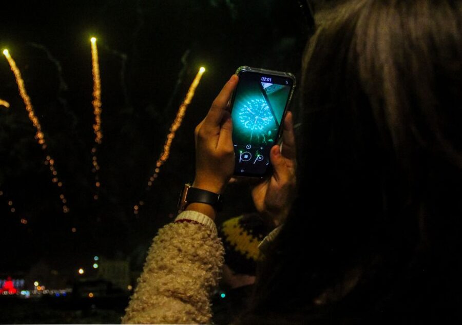 Lisbon: New Year's Eve with Live Dj Fireworks and Open Bar - Praça do Comércio: why the fireworks feel different from the water