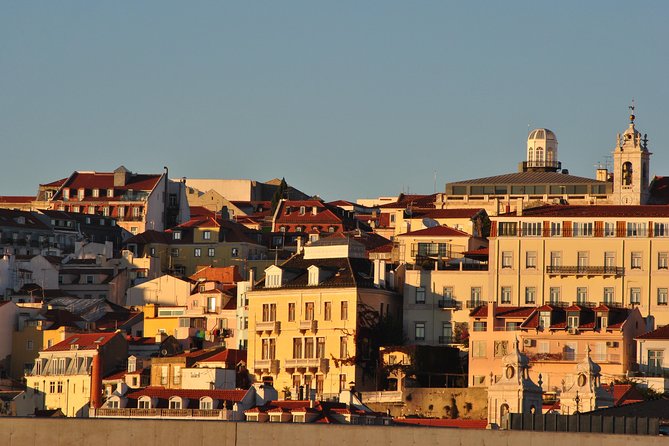 Lisbon New Years Eve Sailing Tour - Why a nighttime Tagus cruise is the best New Year’s angle