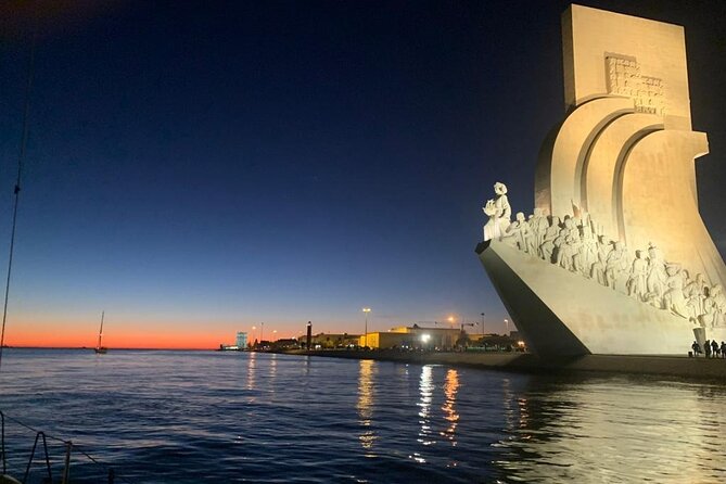 Lisbon Night Sailing Tour with a Drink- 2h Small Group Tour - Drinks included: what onboard comfort looks like