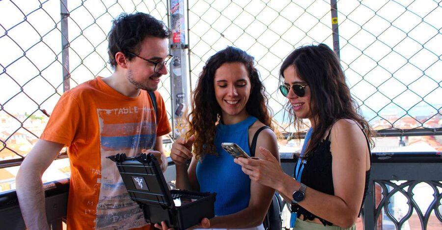 Lisbon: Old Town Immersive Escape Game with Live Actors - Photos and souvenirs: instant proof you completed the case