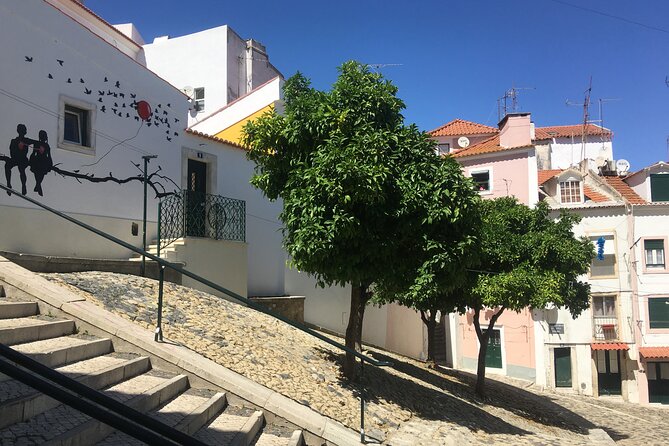 Lisbon Old town Tour - Lisbon Cathedral: seeing the oldest church in the city