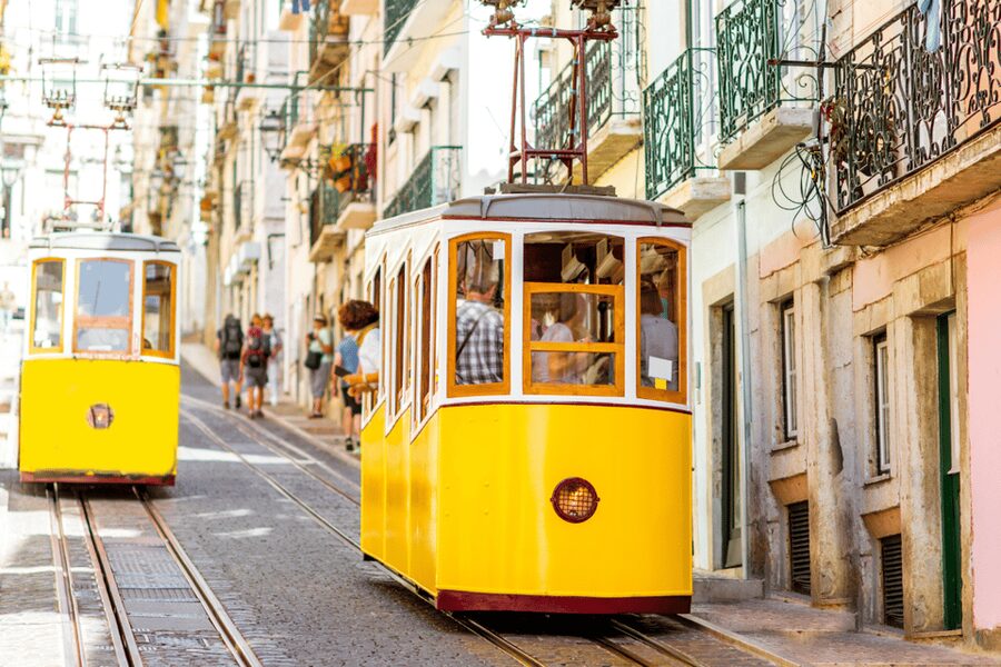 Lisbon on foot: From the hills to the river - Dutch guide - Key takeaways before you go