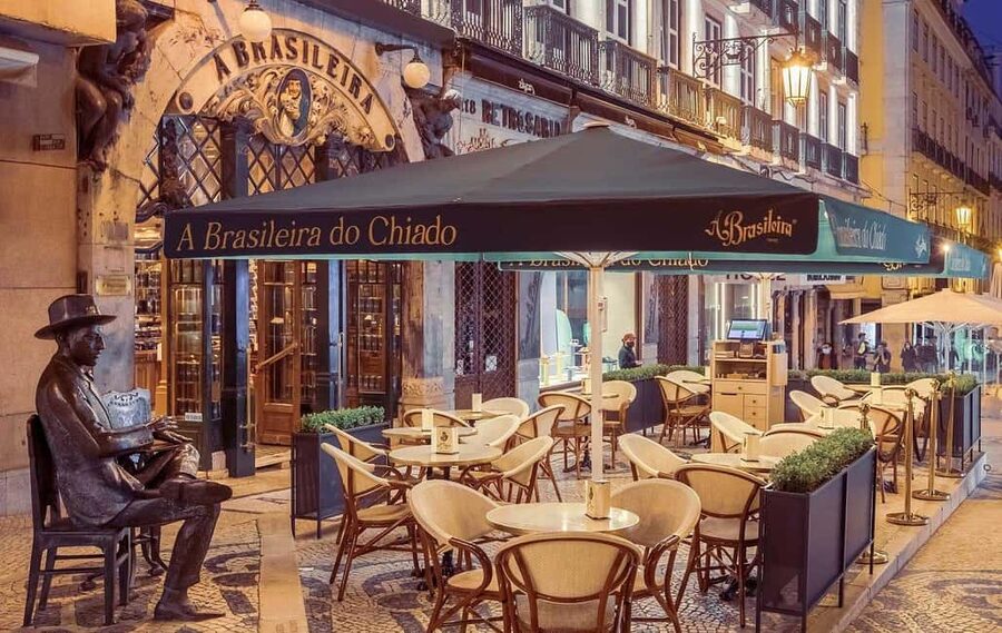 Lisbon on foot: From the hills to the river - Dutch guide - Starting at São Pedro de Alcântara, Lisbon’s best head start