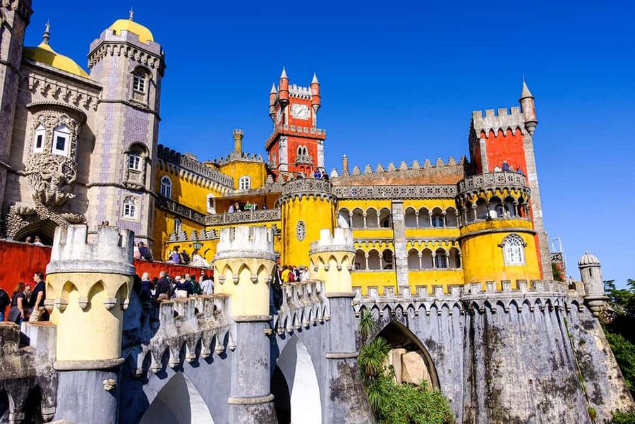 Lisbon: Pena Palace, Sintra, Cabo da Roca & Cascais Day Tour - Cascais Finale: A Two-Hour Coastal Break for Strolling and Snacks