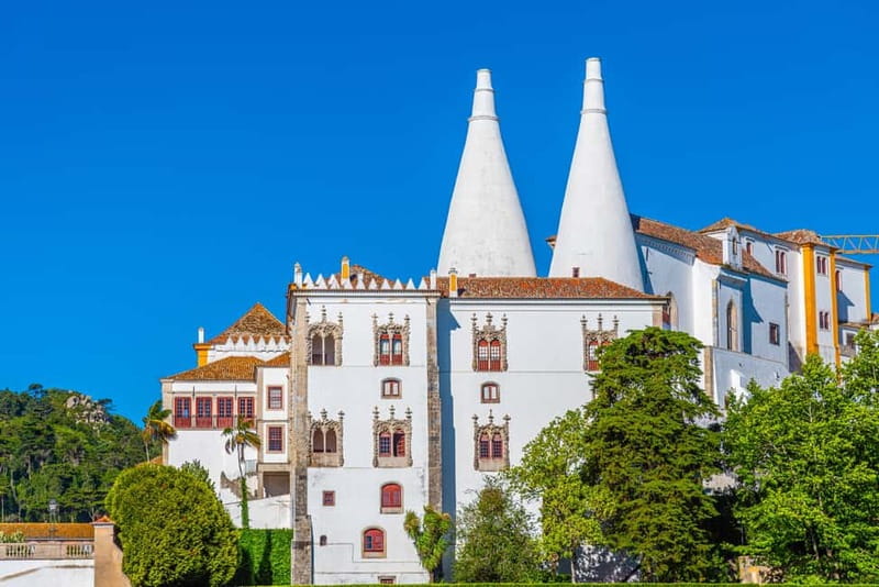 Lisbon: Pena Palace, Sintra, Regaleira, Roca, Cascais Tour - Weather and crowd levels: how to get the best version of the day