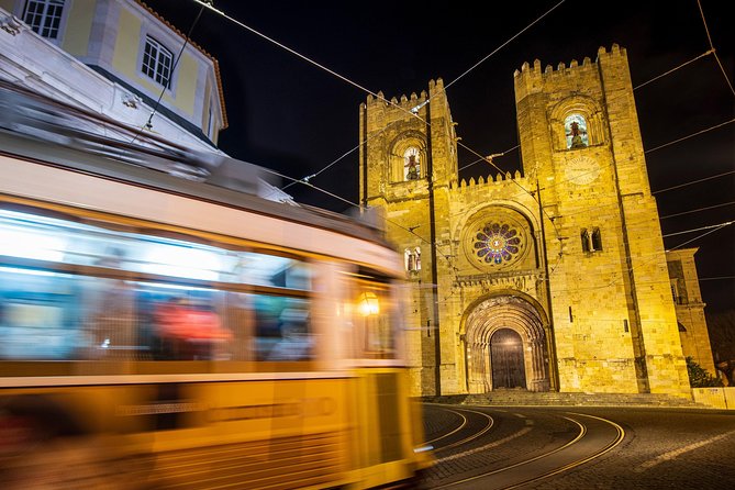 Lisbon Photography Masterclass - Private Photography Lesson - Miradouro da Senhora do Monte to São Pedro de Alcântara: shooting depth on purpose