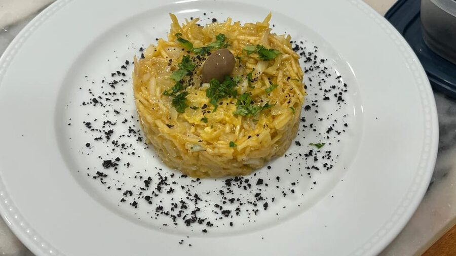 Lisbon: Portuguese Cooking Class with Wine Tasting - Cooking Portuguese petiscos, with wine as part of the lesson