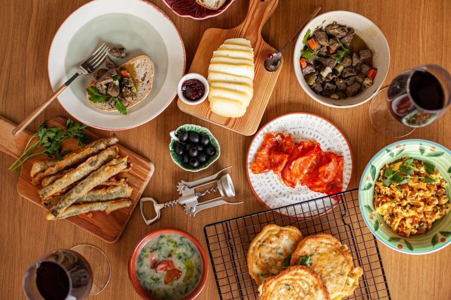 Lisbon: Portuguese Petiscos Cooking Class - A 3-hour Lisbon petiscos class where you actually cook
