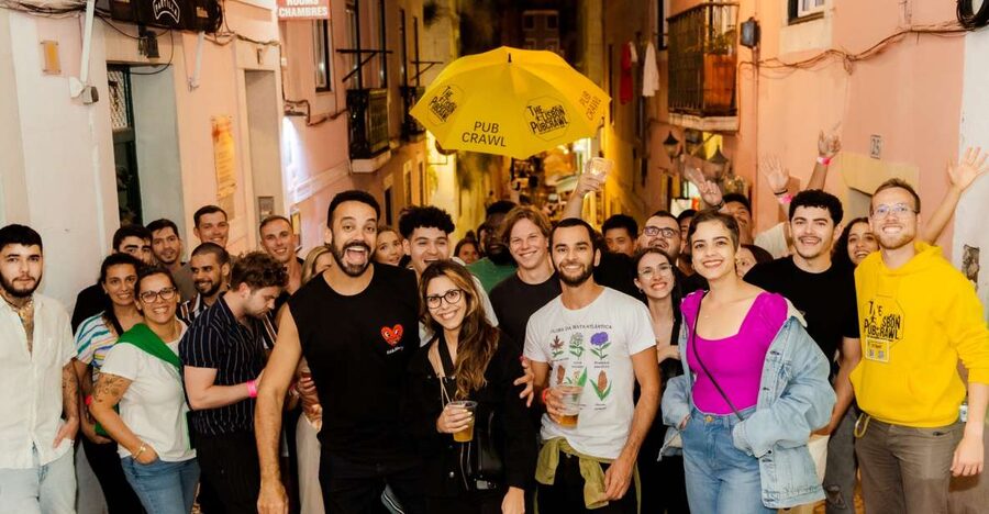 Lisbon Premium Pubcrawl: 1h Open Bar, Shots, VIP Club Entry - The Open Bar Hour: How to Use It Without Wasting Your Night