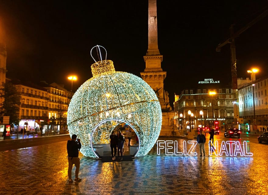 Lisbon: Private Christmas Lights Tour by Eco Tuk Tuk - From Cais do Sodré to Commerce Square: the lights begin to click